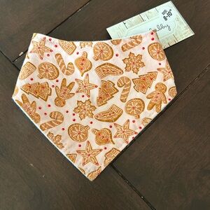 Dog bandanna. Fits 8 to 10 inches.